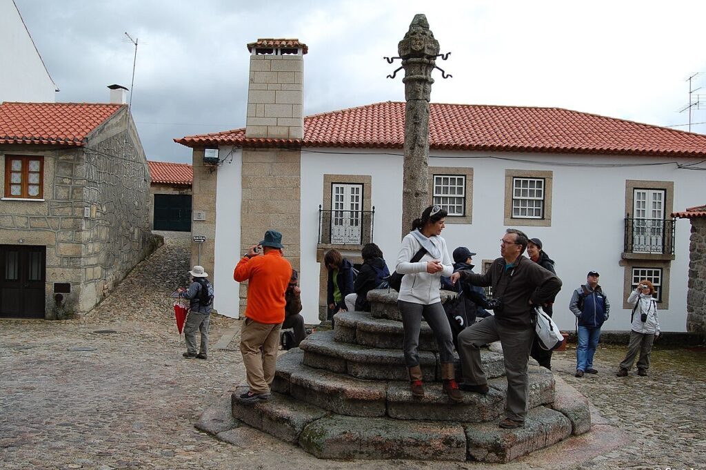 Castello Novo Village Square