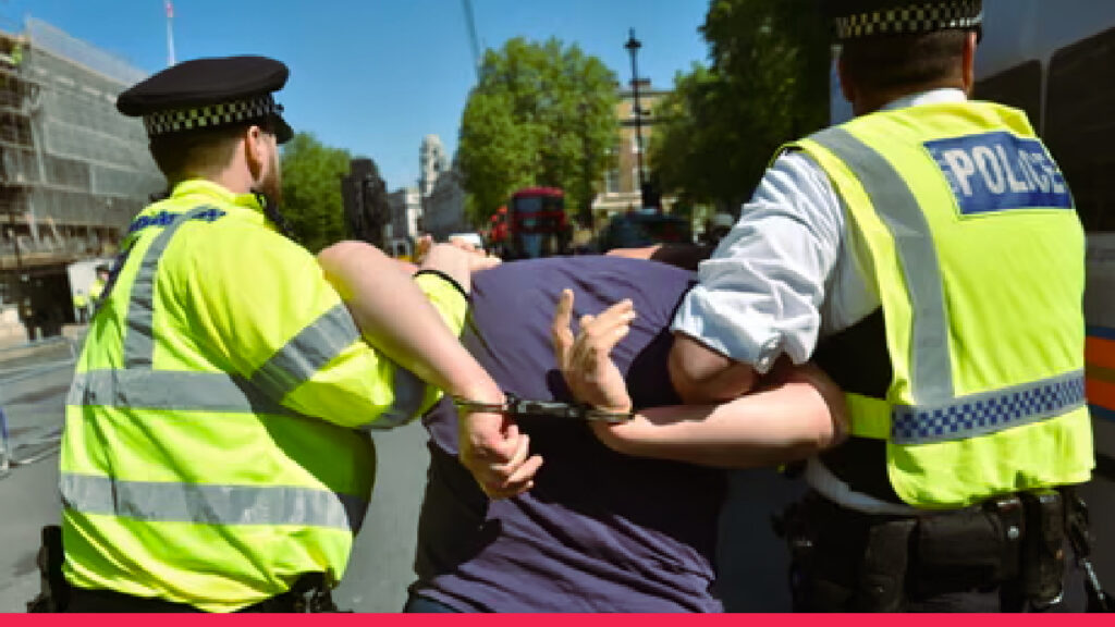 যুক্তরাজ্যে অনিয়মিত অভিবাসী কর্মীদের বিরুদ্ধে ইতিহাসের সর্ববৃহৎ অভিযান; রেকর্ড সংখ্যক গ্রেপ্তার UK migrant