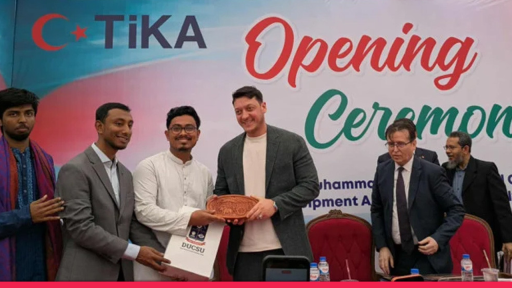 হঠাৎ বাংলাদেশ সফরে জার্মানির বিশ্বকাপজয়ী মেসুত ওজিল, ভক্তদের উচ্ছ্বাস