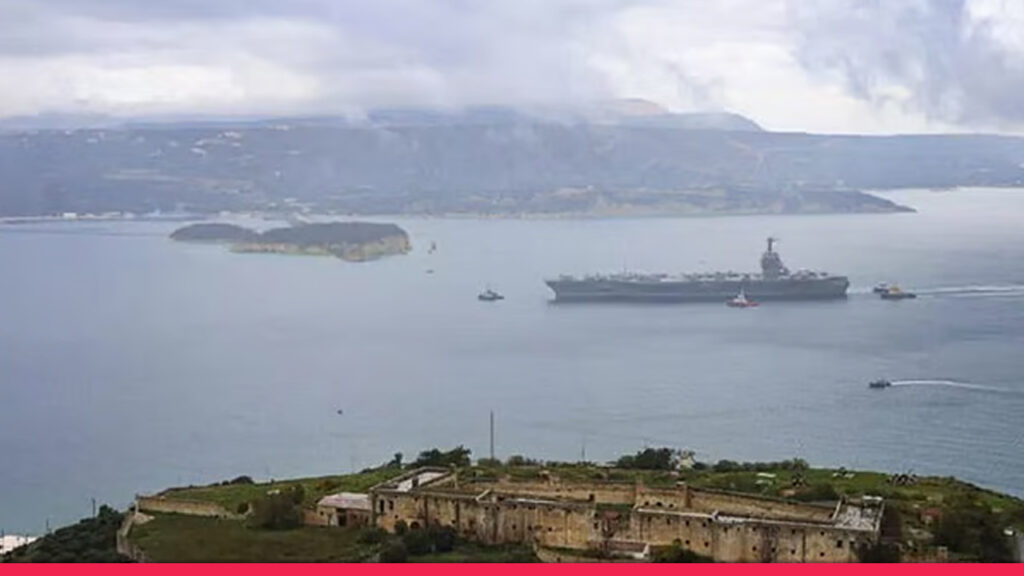 রণক্ষেত্র ছেড়ে পালালো বিশ্বের বৃহত্তম মার্কিন জাহাজ! টয়লেট জট আর অগ্নিকাণ্ডে জেরবার ‘ইউএসএস জেরাল্ড আর ফোর্ড’