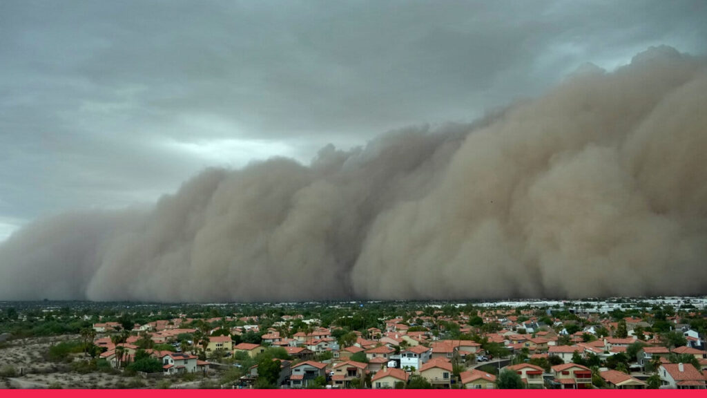 সাহারা থেকে ধেয়ে আসছে বিশাল ধূলিমেঘ: ইউরোপে বিমান চলাচল ও জনস্বাস্থ্যের ওপর প্রভাবের আশঙ্কা