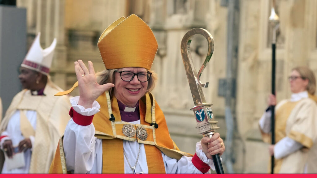 ভেঙে গেল ৮০০ বছরের প্রথা! ব্রিটেনের চার্চে প্রথম নারী শাসন